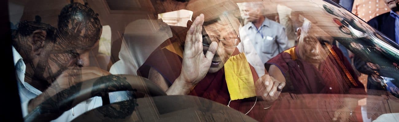 The Dalai Lama stie sa isi ceara scuze si cand nu greseste