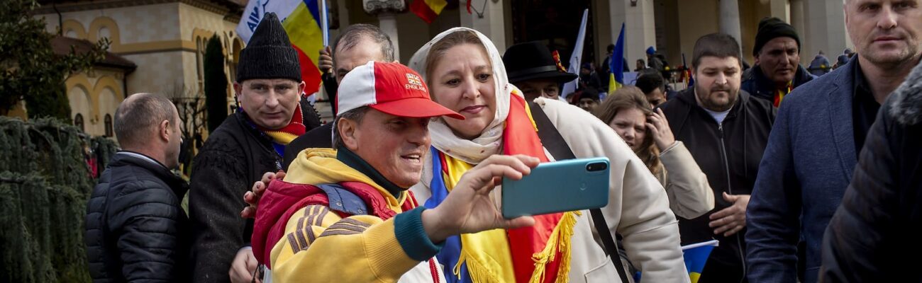 Sosocii de la CCR ataca democratia